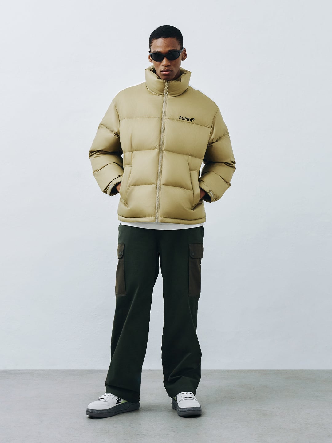 Back Graphic Short Down Jacket
