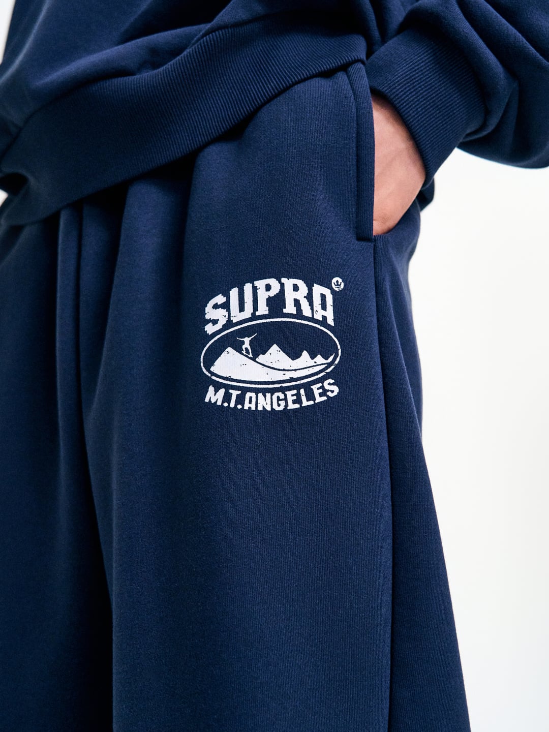 Round Mountain Graphic Jersey Jogger Pants SET