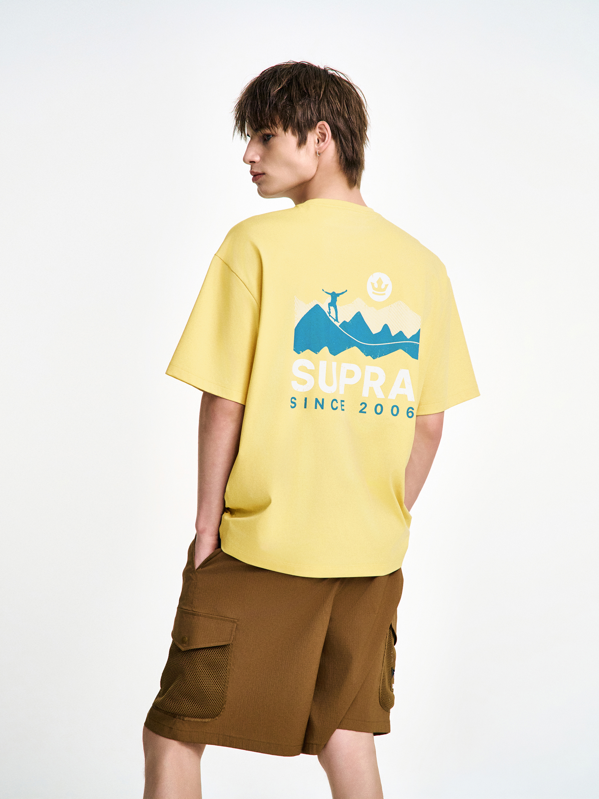 Mountain Back Graphic T-shirt