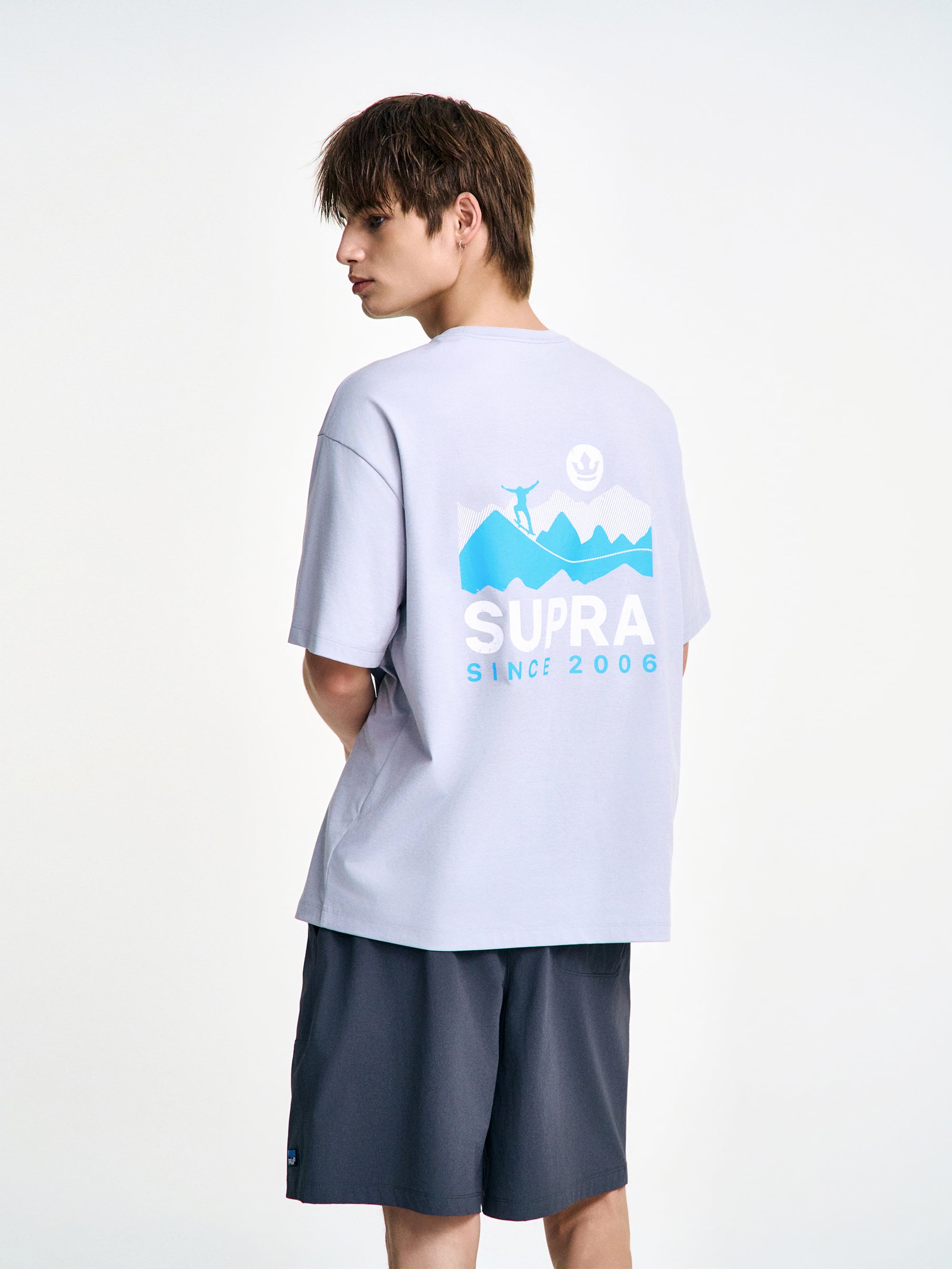 Mountain Back Graphic T-shirt