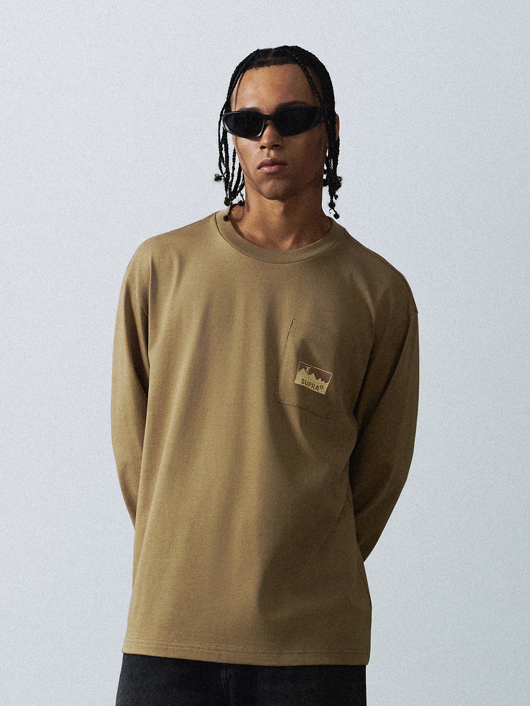 Basic one-pocket long-sleeved T-shirt
